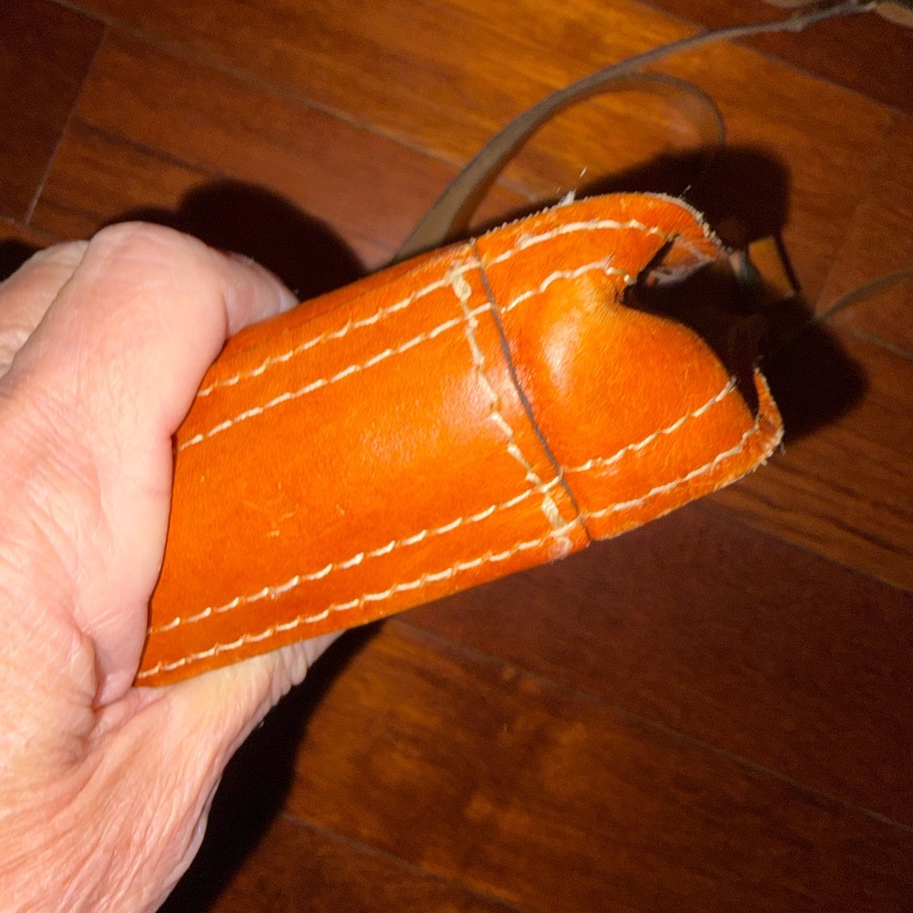 Vintage Tan Leather Messenger Bag. Patricia Nash - Picture 5 of 15